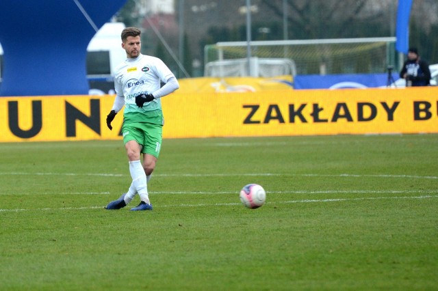 Mateusz Cichocki, obrońca Radomiaka Radom nie zagra w meczu z Wartą Poznań za żółte kartki.