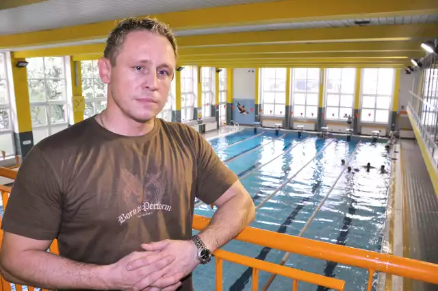 - W wakacje w Radomiu naprawdę wystarczy jeden basen - przekonuje Wojciech Ścibor, kierownik radomskich pływalni.