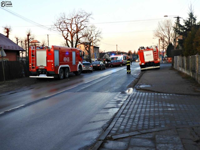 Wypadek w Jaworznie - w Dąbrowie Narodowej zderzyły się dwa samochody osobowe