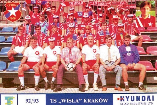 Robert Gaszyński (na zdjęciu z 1992 roku drugi z prawej w dolnym rzędzie) był w Wiśle również menedżerem