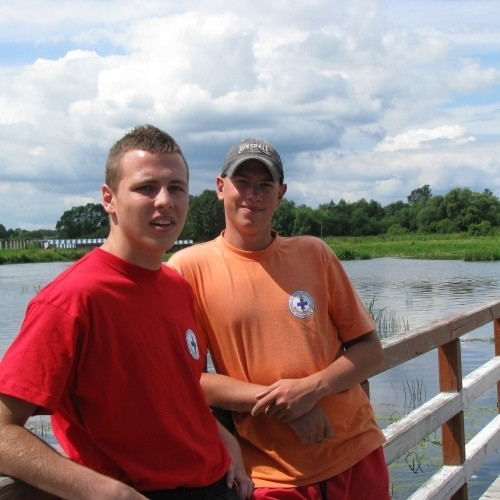 Rafał (od lewej) i Karol, czyli słoneczny patrol z Wasilkowa