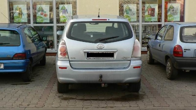 W godzinach urzędowania burmistrza Krzysztofa Grabki w ratuszu, jego auto można zobaczyć na parkingu przy Tesco. Także tam parkuje jego zastępca Andrzej Nowicki.