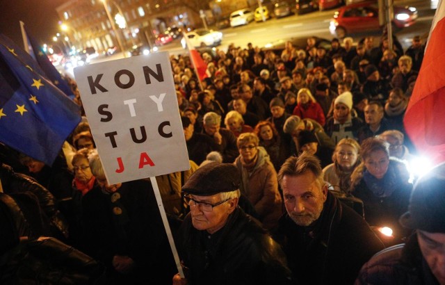 Mieszkańcy Rzeszowa protestują przeciwko tzw. "ustawie kagańcowej".