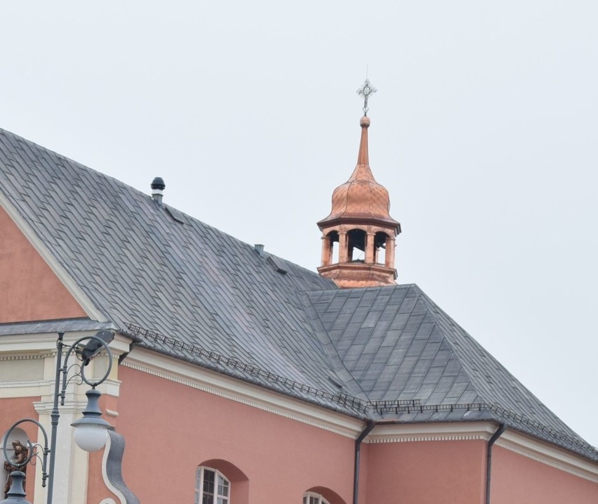 Ostrołęka. Kościół pw. św. Antoniego (klasztor) zmienia oblicze. Trwa remont świątyni. 8.10.2020. Zdjęcia