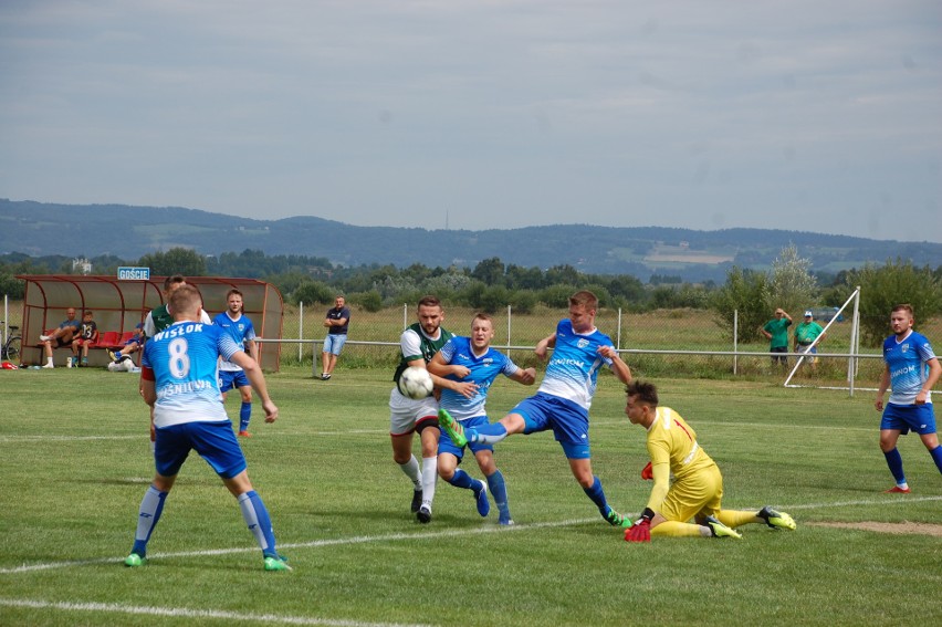 4 liga podkarpacka. Remisem 2:2 zakończył się mecz pomiędzy Partyzantem Targowiska i Wisłokiem Wiśniowa [RELACJA, ZDJĘCIA]