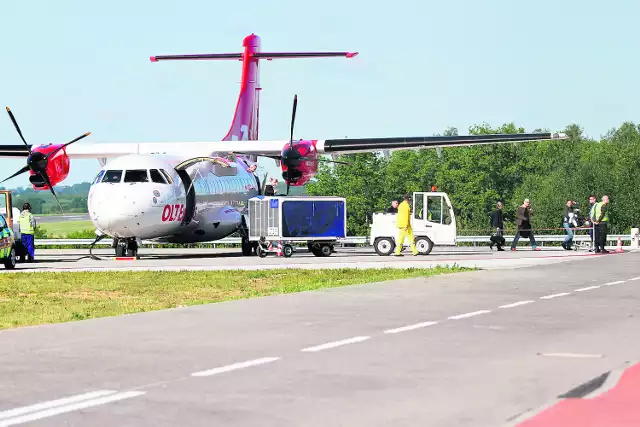 Pasażerowie, którzy przylecieli i odlecieli tym samolotem, jako pierwsi zostali odprawieni w nowym terminalu.