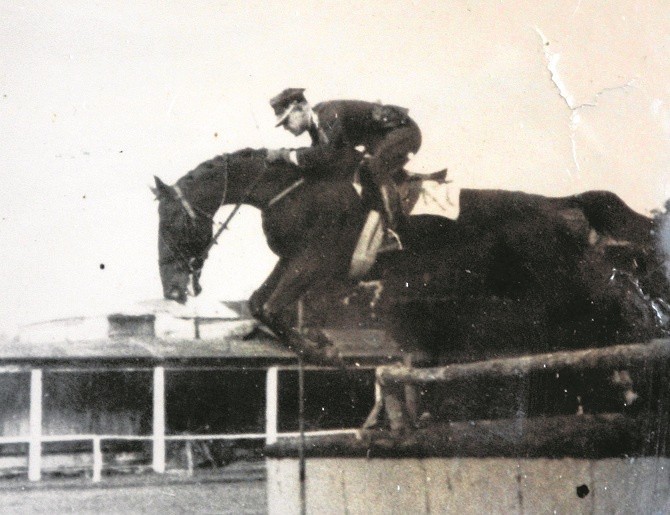 1936 r., por. Stefan Marcin Trzebiński podczas zawodów