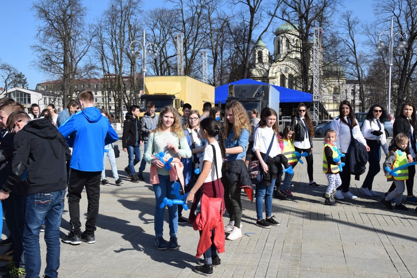 „Przystanek autyzm” to happening w Dzień Autyzmu na placu...