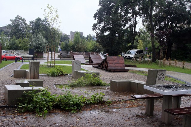 Park kieszonkowy w Łodzi przy ul. Legionów 65