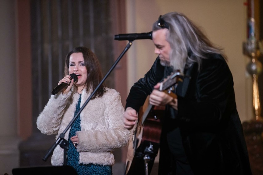 Krystyna i Wojciech Cugowscy śpiewali kolędy i pastorałki w bydgoskiej Bazylice Św. Wincentego a Paulo