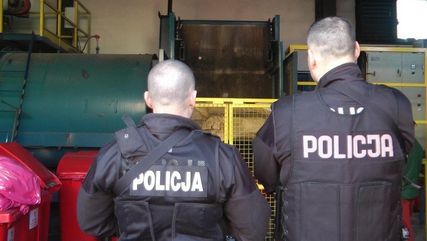 Policjanci mogli spalić środki odurzające po prawomocnych...