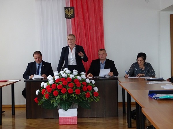 Wójt Teresa Pancerz-Pyrka otrzymała od Rady Gminy Kazanów wotum zaufania i absolutorium.