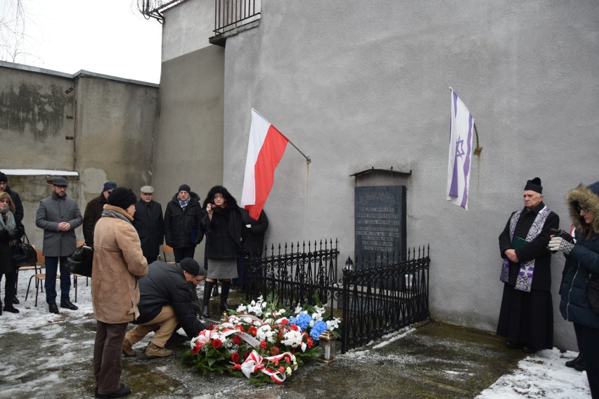 Przy ul. Kopernika w Przemyślu, w czasie II wojny światowej,...