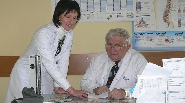 &#8211; Pan doktor jest super, to szef z marzeń &#8211; mówi o Grzegorzu Cierpiale Agnieszka Kula, pielęgniarka z przychodni przy ulicy Szkolnej w Kazimierzy Wielkiej.