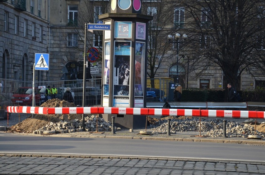 Przebudowa pl. Kościuszki może się przedłużyć. Do akcji wkroczyli archeolodzy (ZDJĘCIA)