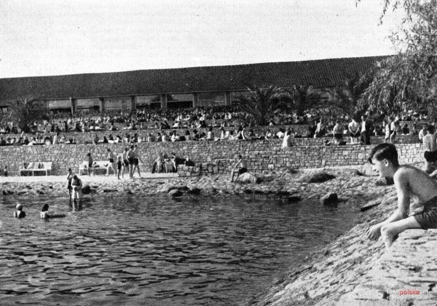 W 1940 roku miało miejsce uroczyste otwarcie kąpieliska...