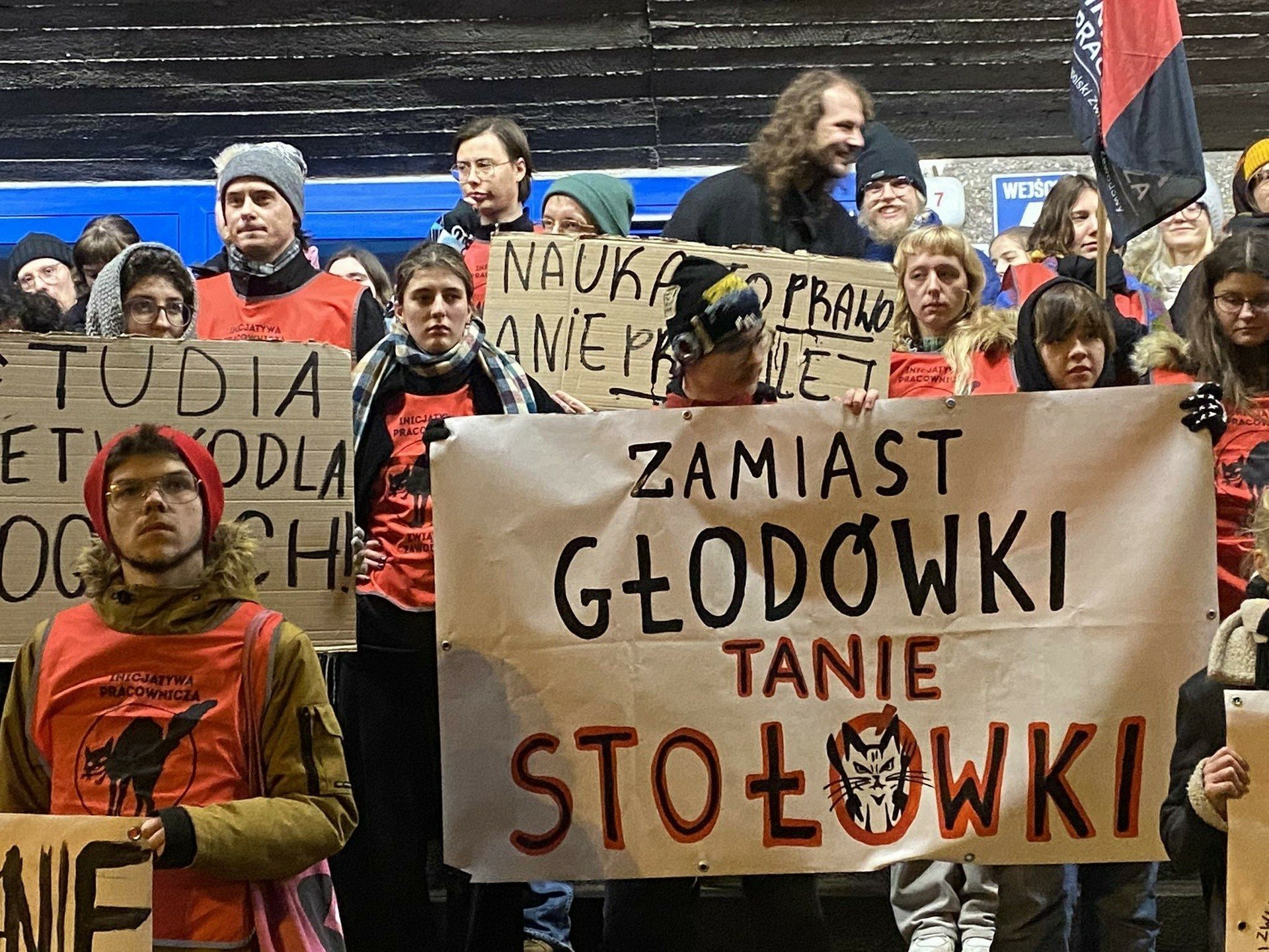 Protest Student w W Poznaniu Trwa Jowita Sta a Si Symbolem Upadku protest-student-w-w-poznaniu-trwa-jowita-sta-a-si-symbolem-upadku