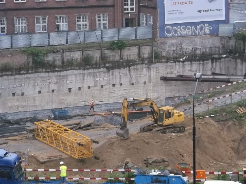 Wrocławski Hilton ma już fundamenty. Teraz będzie rósł (ZDJĘCIA)