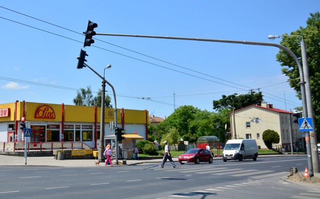 U zbiegu Drogi Męczenników Majdanka z Lotniczą są już nowe światła.