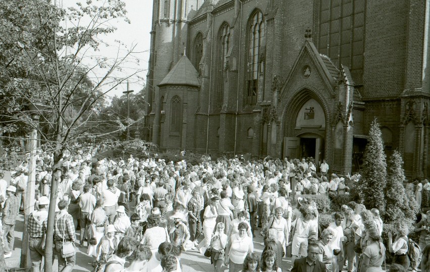 Rybnicka Pielgrzymka na początku lat 90. [ZDJĘCIA ARCHIWALNE]