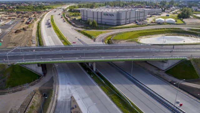 Trasa główna S7 między Lesznowolą a warszawskim Okęciem ma być przejezdna już do końca sierpnia tego roku.