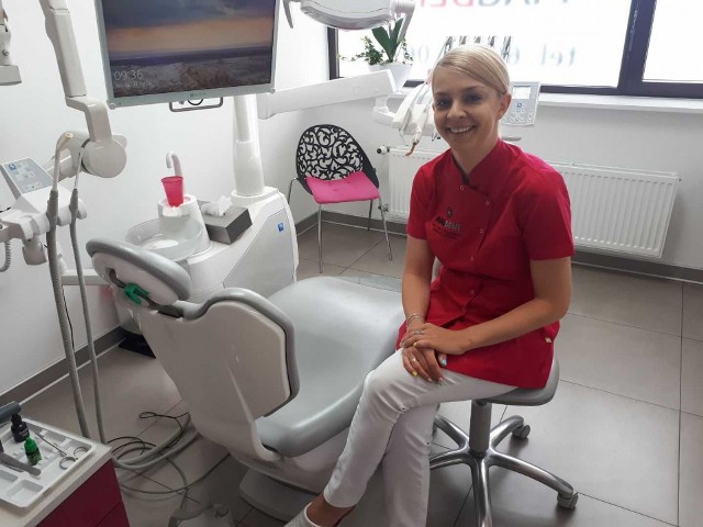Magdalena Sobczak-Kacprzak pracuje jako stomatolog od 2010 roku, obecnie w zakładzie Magdent przy ulicy Bankowej 20 w Grójcu.