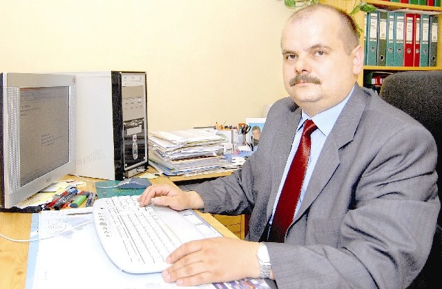 Artur Chmaj wykładowca Wyższej Szkoły Zarządzania w Rzeszowie jest jednym z analityków, którzy opracowują ranking.