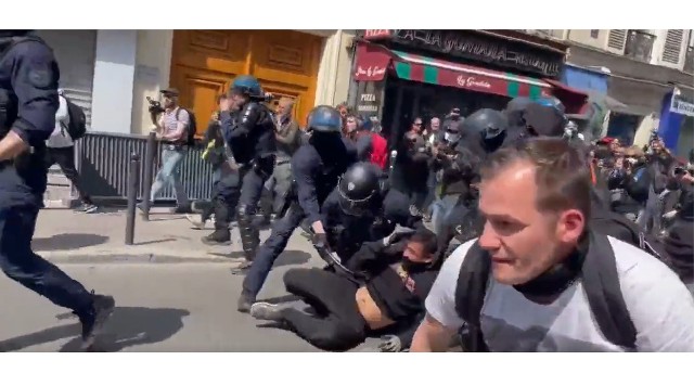 We Francji podczas demonstracji 1-majowej wybuchły zamieszki. Policja użyła gazu łzawiącego.