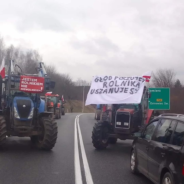 We wtorek, 20 lutego w Czekarzewicach w gminie Tarłów rolnicy wyjechali na drogi maszynami rolniczymi, by powiedzieć stanowcze: Nie dla polityki rolnej Unii Europejskiej.