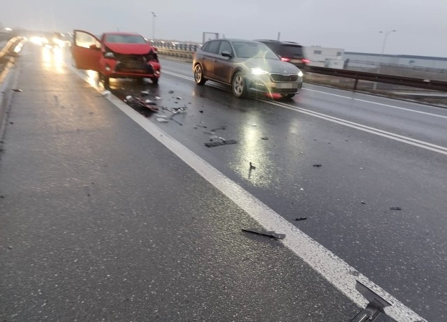 Wypadek nad drogą S8. Utrudnienia na Czekoladowej.