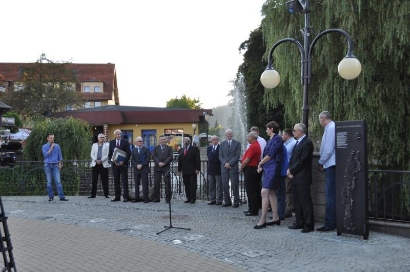 Nowe dłonie w polanickiej Alei Gwiazd Koszykówki (ZDJĘCIA)