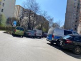Tragedia przy ul. Dmowskiego w Bielsku-Białej. Nie żyje kobieta, która spadła z 11. piętra