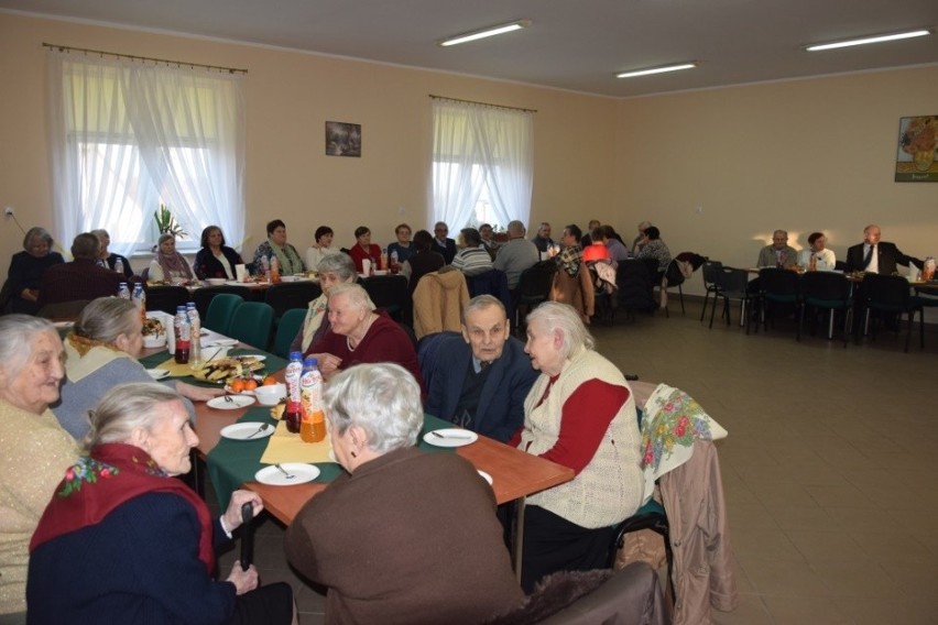 W ostatnią sobotę w Ruszkowicach seniorzy mogli spotkać się...