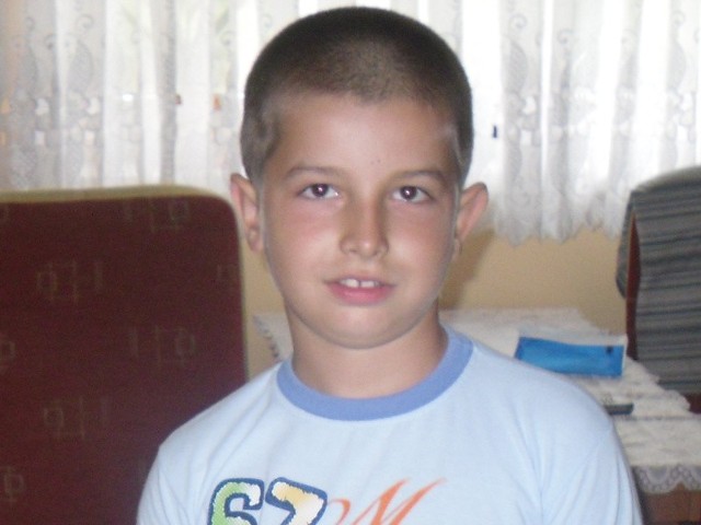 10-letni Kacper Piotrowski z Chełmiczek choruje na  ostrą białaczkę limfoblastyczną T- komórkową. Chłopiec ma szanse wrócić do zdrowia, pod warunkiem, że znajdzie się dawca szpiku.