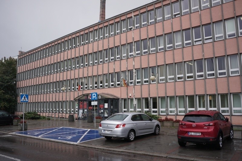 Remont budynku dawnej delegatury Urzędu Miasta Łodzi na Polesiu. Petenci mają być przyjmowani pomimo robót