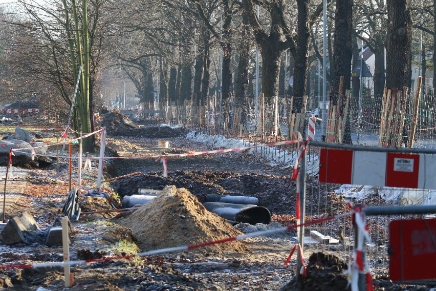 Opóźniony remont torowiska na Biskupin. Plac budowy 20...