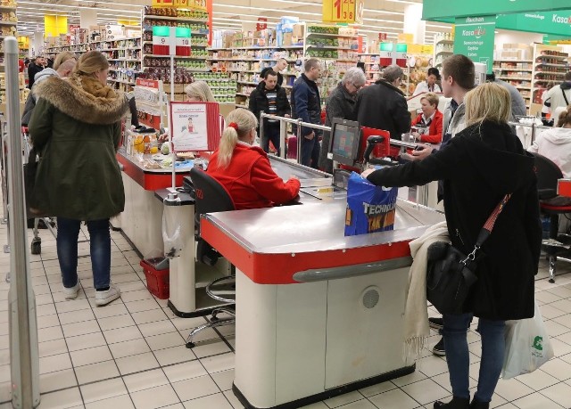 Do której będą czynne sklepy w Wigilię?