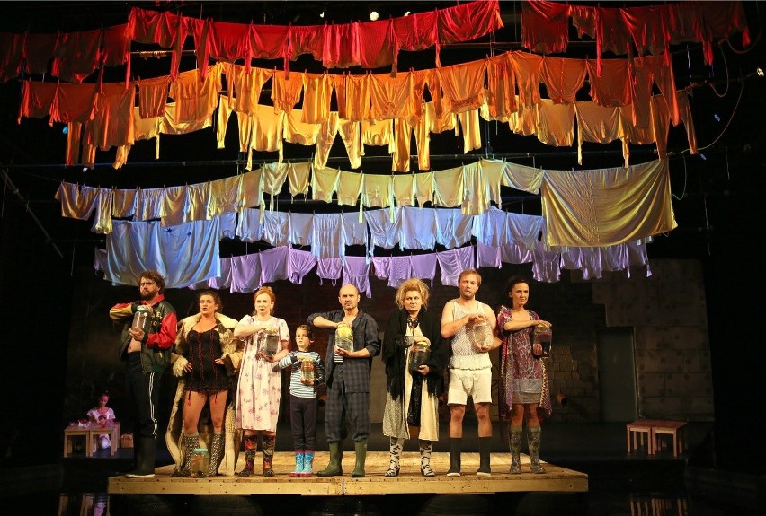 Spektakl "Statek szaleńców" w Teatrze Wybrzeże - zdjęcia