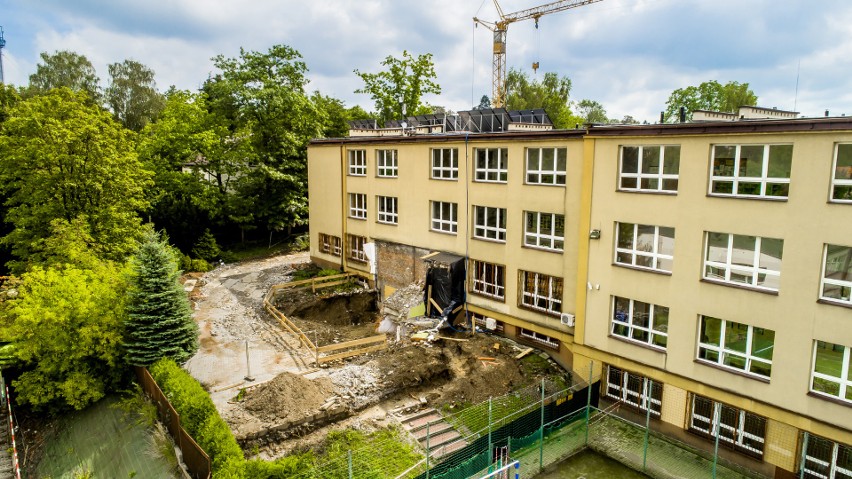 Rozpoczęła się pilna rozbudowa SP 3 w Wieliczce. Nowa część...