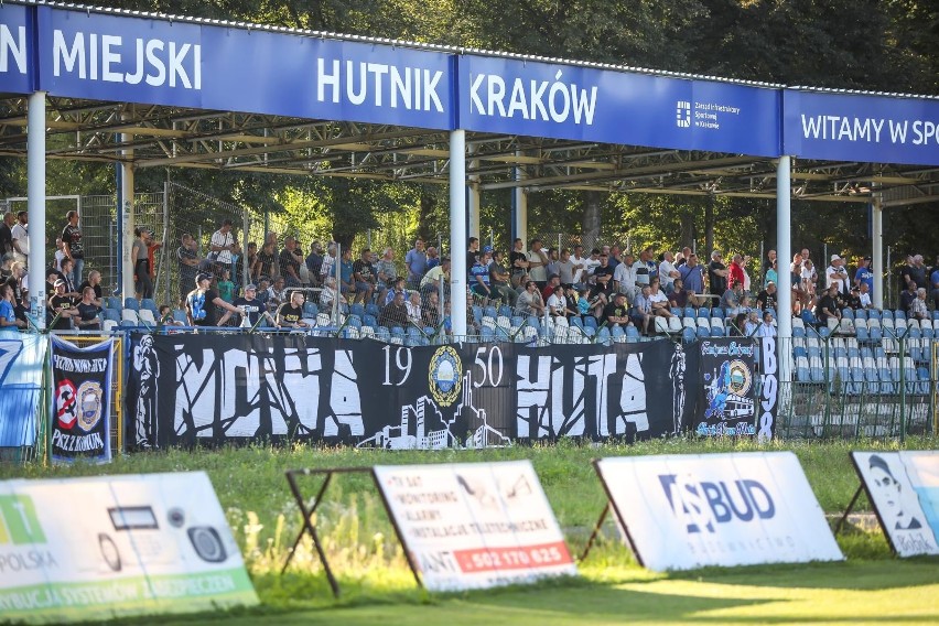Kibice na meczu Hutnika Kraków z Wisłą Sandomierz [ZDJĘCIA]