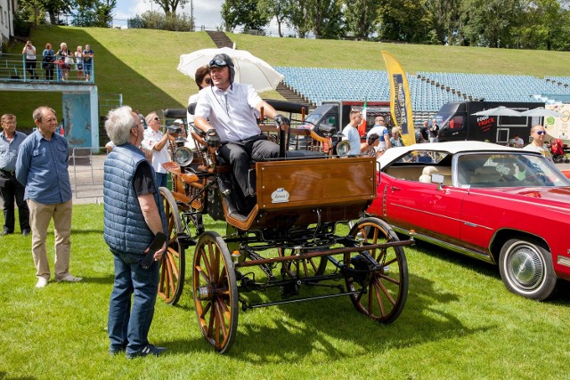 W niedzielę zakończył się I Międzynarodowy Zlot Cabrio Poland Gniezno 2016. Podziwiać mogliśmy ponad 160 cabrioletów.