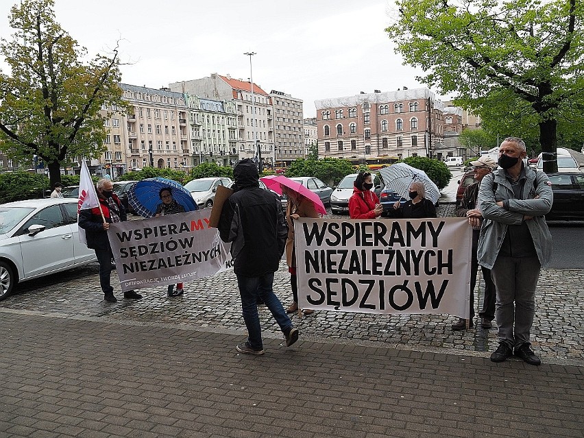 W Łodzi wspierali niezależnych sędziów i prokuratorów 