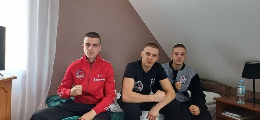 Pojedynki radomskich bokserów podczas mistrzostw Polski seniorów w Toruniu. Są pierwsze medale