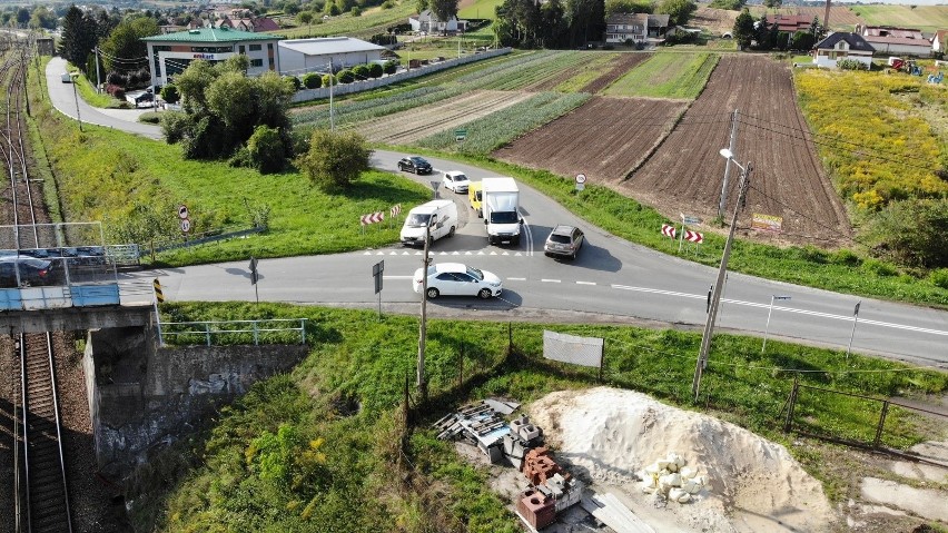 Wsparcie z Funduszu Dróg Samorządowych dla 11 szlaków gminnych i dwóch powiatowych