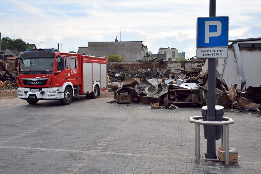 Koniec akcji strażaków po pożarze „Lidla” w Kielcach. Straty są gigantyczne [WIDEO, ZDJĘCIA]