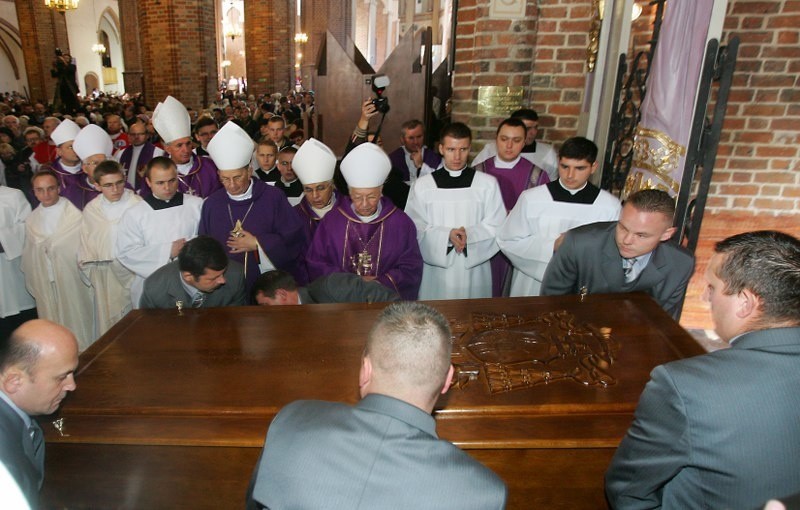 Pogrzeb arcybiskupa...