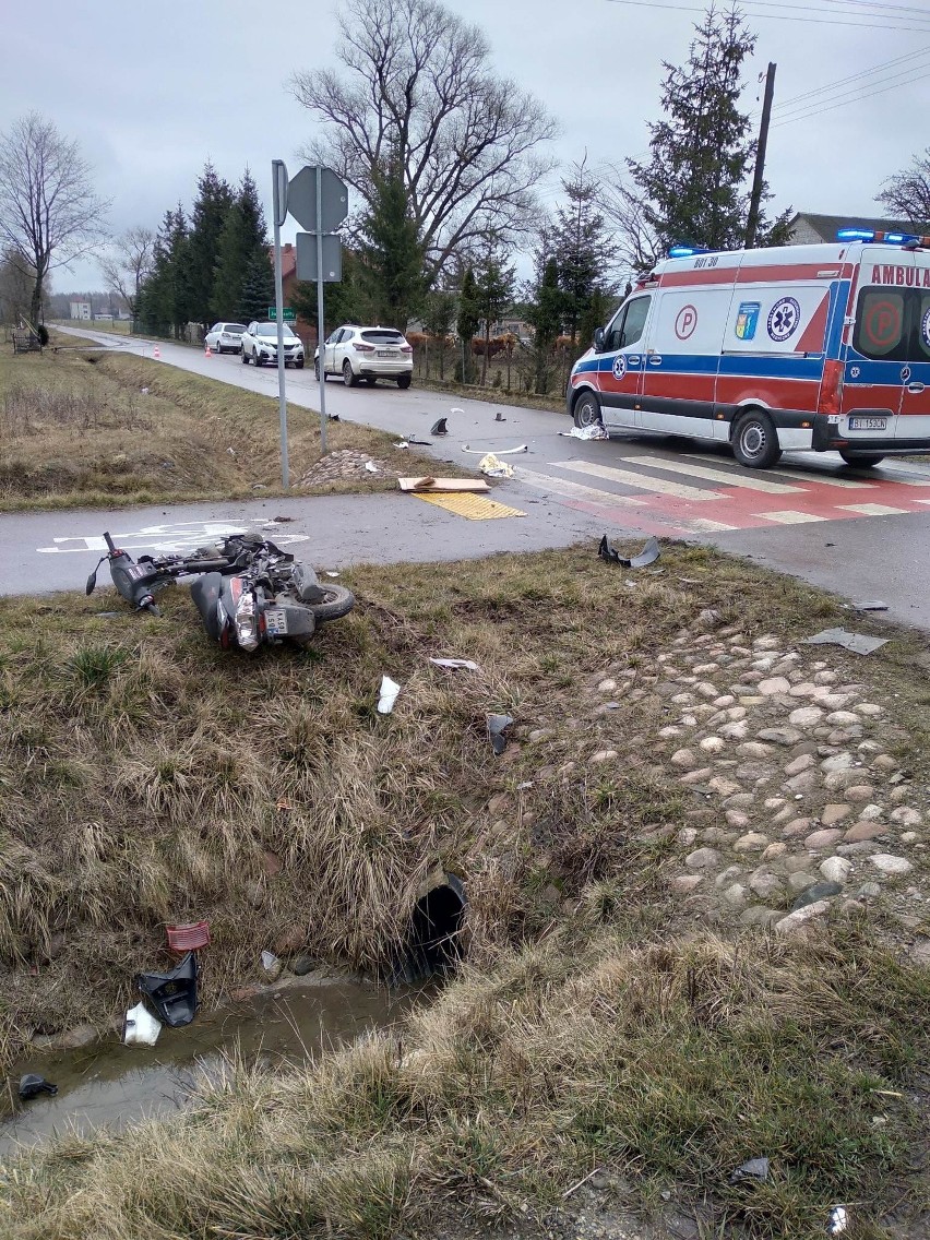 Wypadek w Jaszczołtach na drodze wojewódzkiej 690. Kierowca nissana potrącił 17-latka na motorowerze