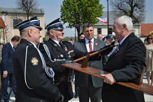 Józef Heretyk (z prawej) jest sołtysem Kadzic od 50 lat