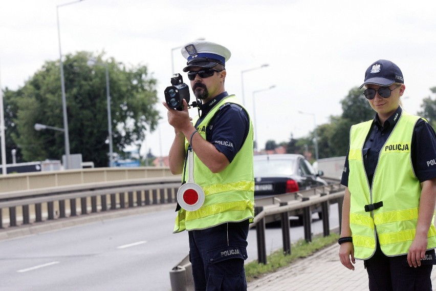 Akcja "Prędkość" na drogach. Kierowcy mogą spodziewać się więcej patroli i kontroli