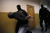 Zwyrodnialcy z Bielska więzili i torturowali 34-letnią kobietę. Dusili ją i grozili śmiercią